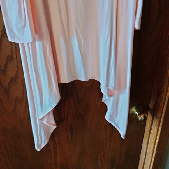 Isaac Liev women's flowing cold shoulder long sleeve top. - Picture 3 of 5